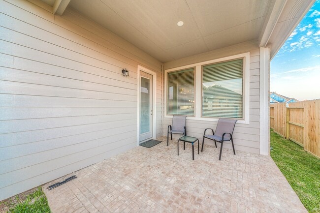 Building Photo - 8710 Crossing Oak Ln