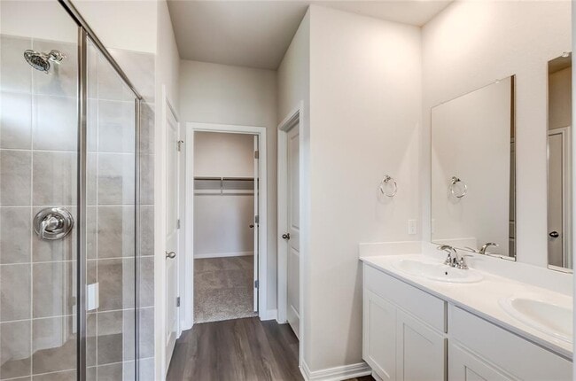 Building Photo - 4905 Hazelnut Ln