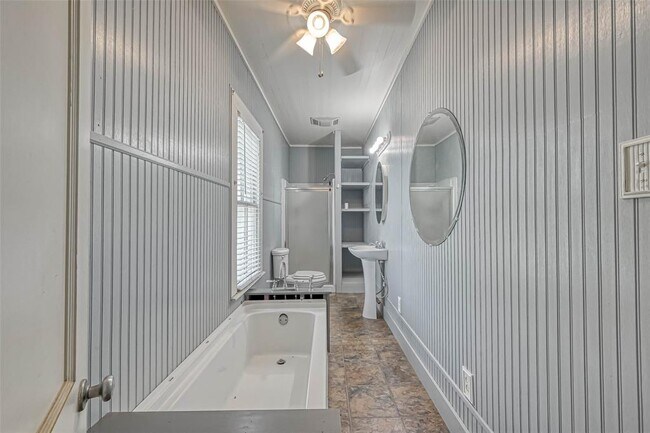 Building Photo - 6143 Kamas Ln