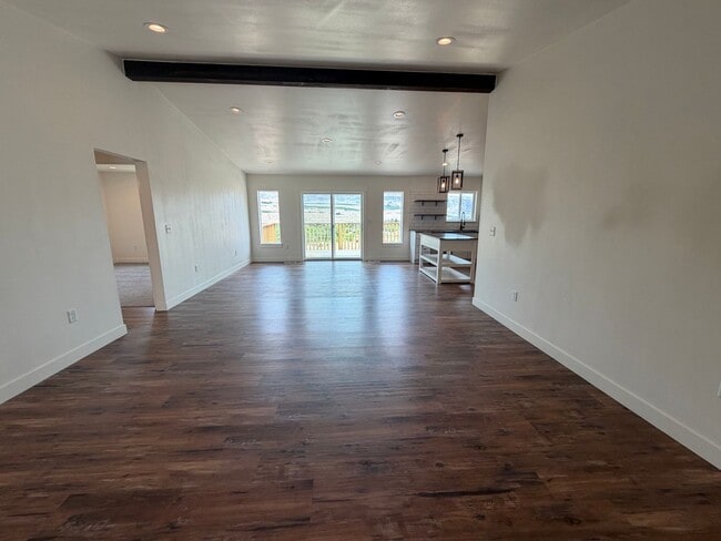 Building Photo - Now renting 3 bedroom House