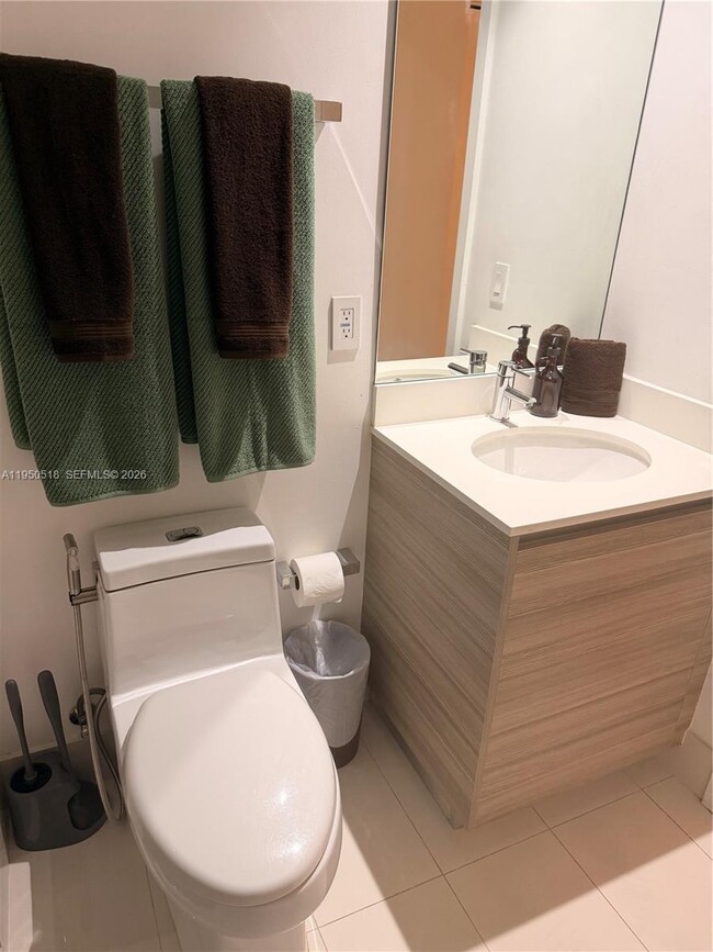 Building Photo - 121 NE 34th St