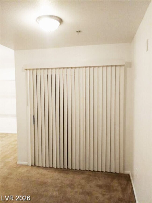 Building Photo - 6955 N Durango Dr