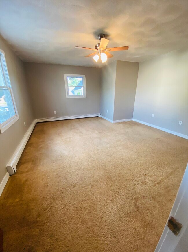 Bedroom - 27 East St