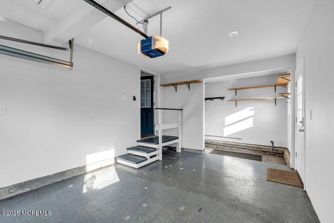 Building Photo - 20 Starboard St