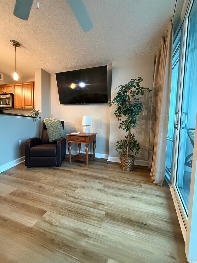 Building Photo - 215 77th Ave N