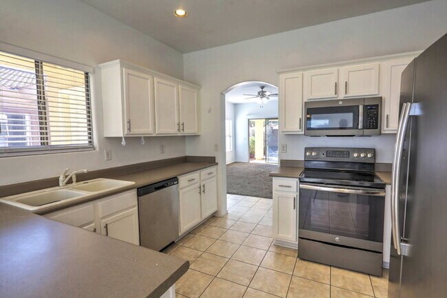 Building Photo - Rancho Sahuarita Home