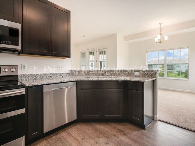Building Photo - 5861 Yellowfin Ln