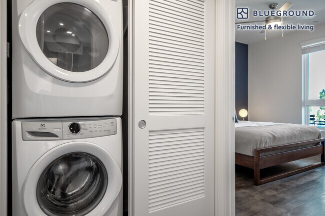 Building Photo - 10601 Washington Blvd