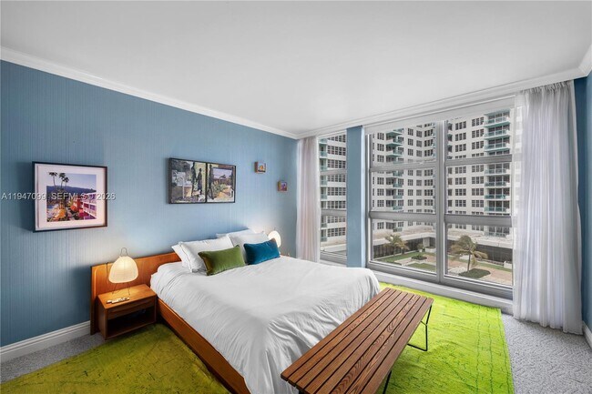 Building Photo - 5055 Collins Ave