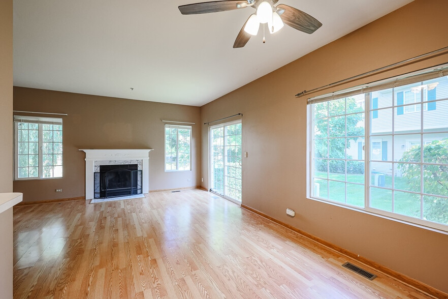 Building Photo - 607 Fox Ridge Dr