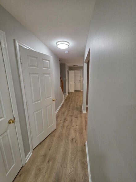 main level hallway - 6748 Jenny Leigh Ct
