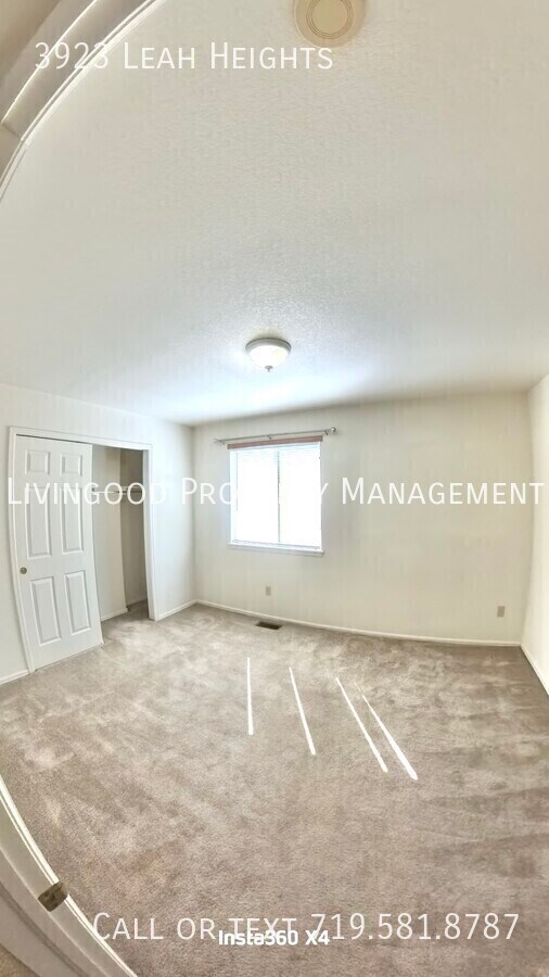Building Photo - 3923 Leah Heights