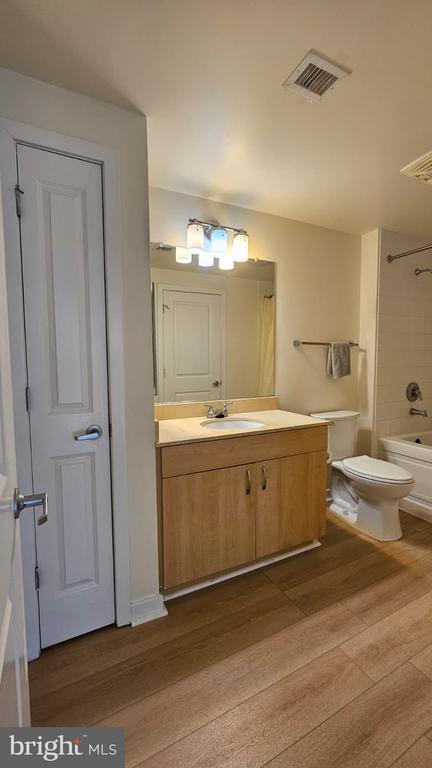 Building Photo - 475 K St NW