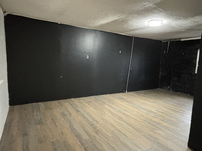 Building Photo - 4414 Kingsley Dr