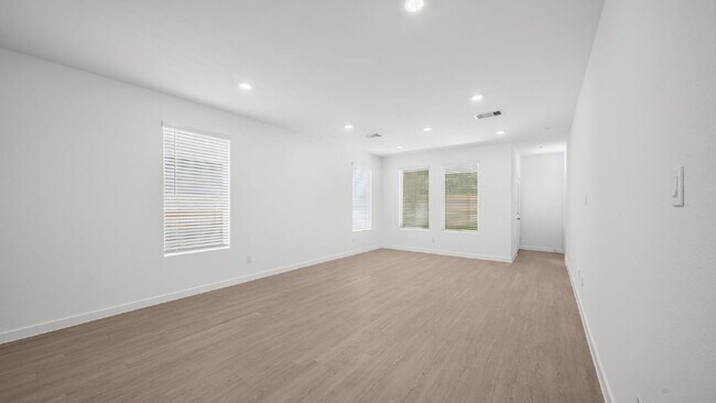 Building Photo - 13111 Pne Trace St