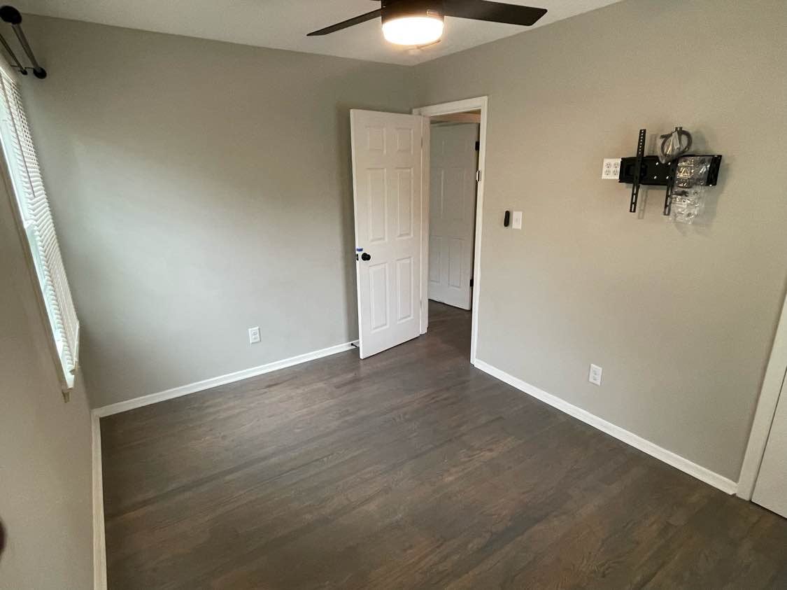 Building Photo - Room in House on Cricketeer Dr