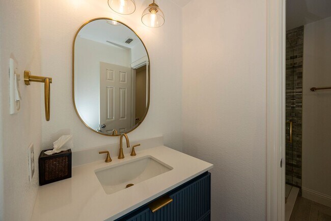 Building Photo - Spacious and beautifully designed with 5 bedrooms, 4 bath in a desirable location.