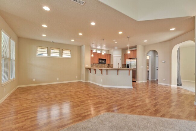 Building Photo - Executive style home