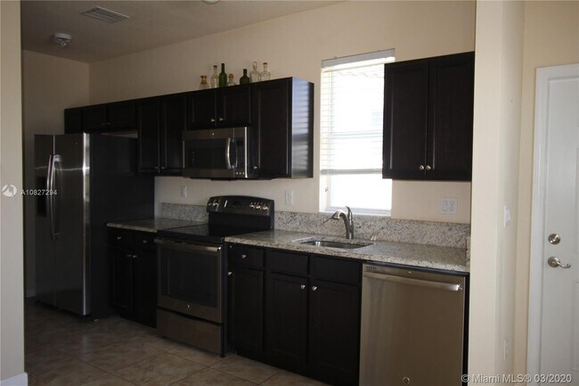 Primary Photo - 9435 SW 170th Path