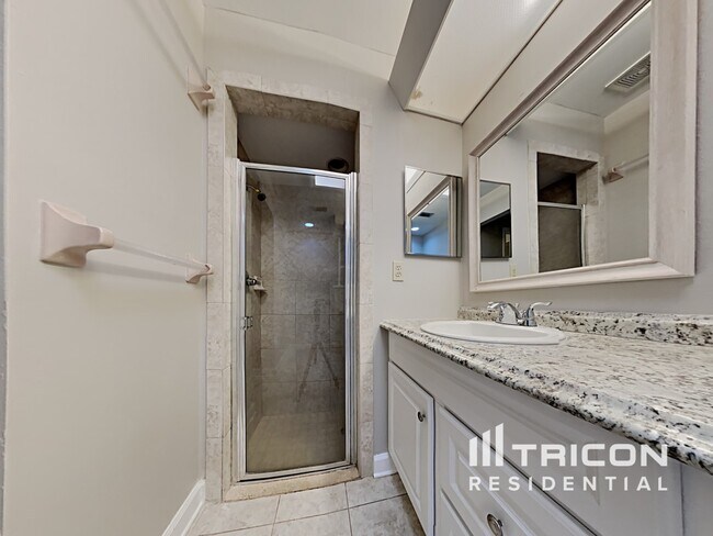 Building Photo - 1507 Teakwood Dr