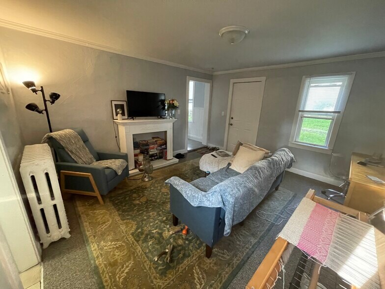 Building Photo - 1928 Feronia Ave