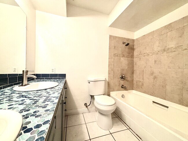 Building Photo - 1100 Saylor Way