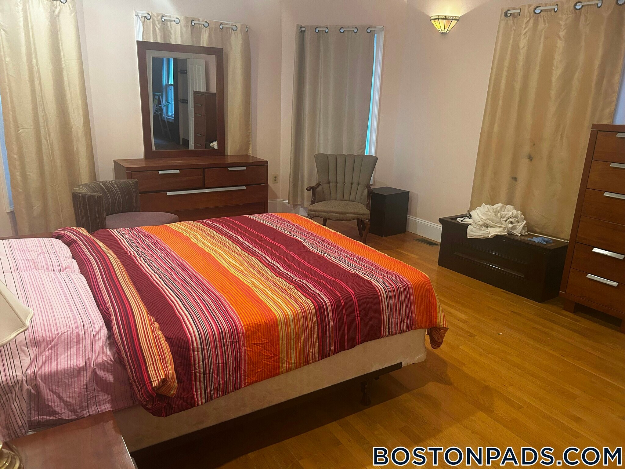 Building Photo - 74 Georgia St