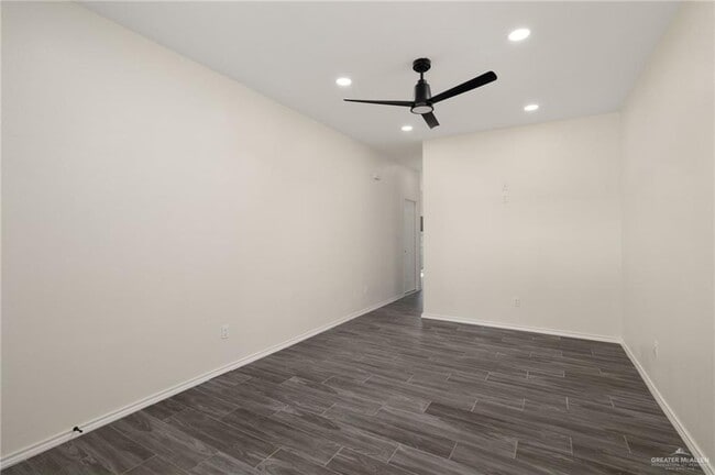 Building Photo - 18 Stablewood