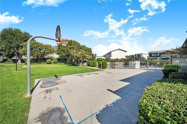 Building Photo - 8249 Haseltine Green