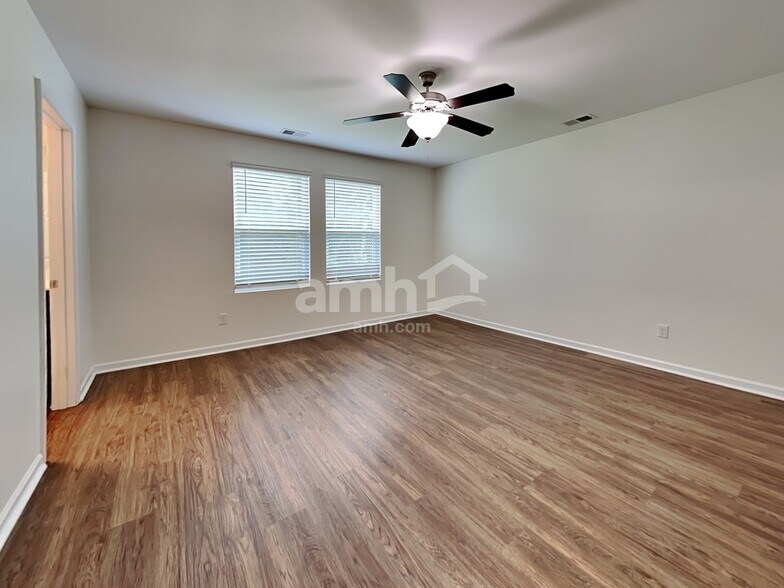 Building Photo - 126 Orion Way