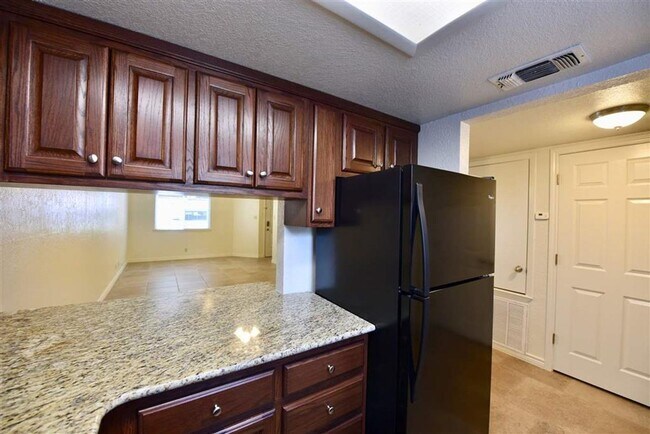 Building Photo - 113 Rhonda Dr