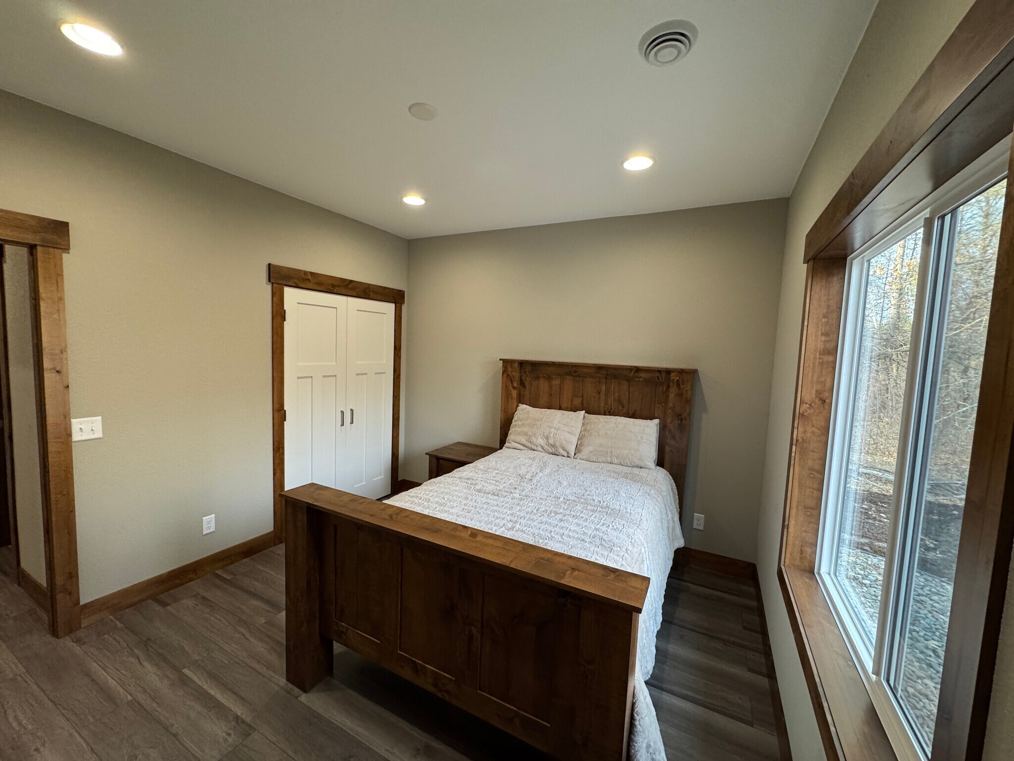 Building Photo - 11533 Forestview Dr S
