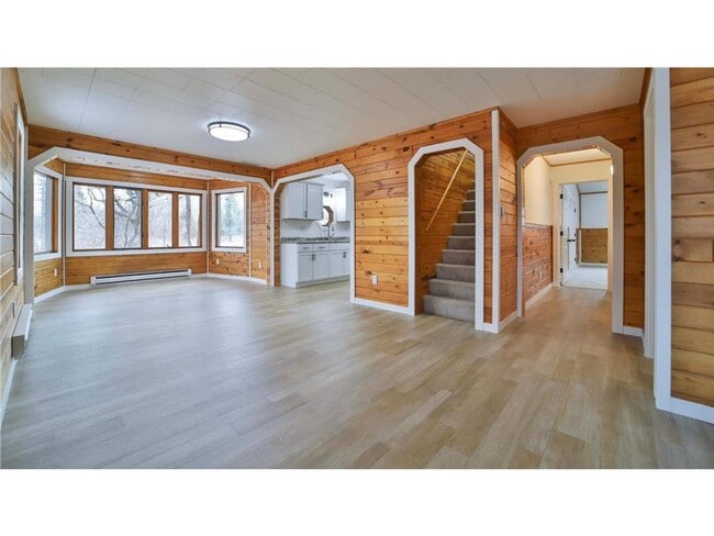 Building Photo - 3 Bedroom, 2 Bathroom Single Family House