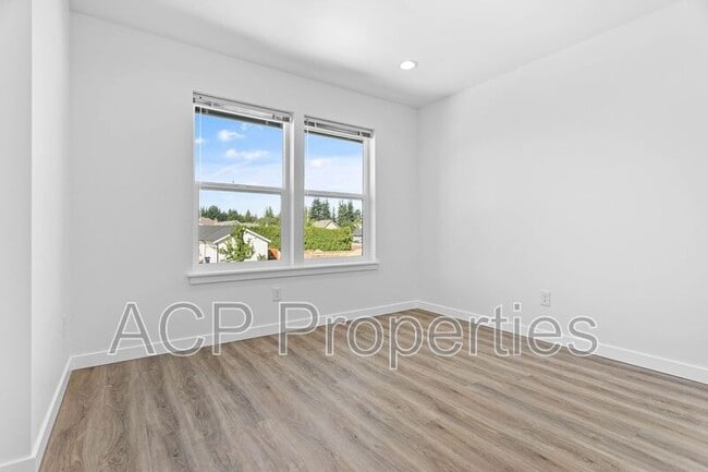 Building Photo - 1318 Bradley Ct