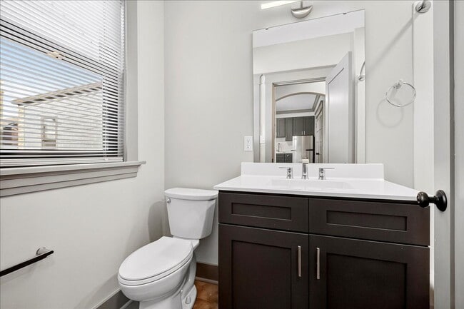 Building Photo - Pizza Prynce