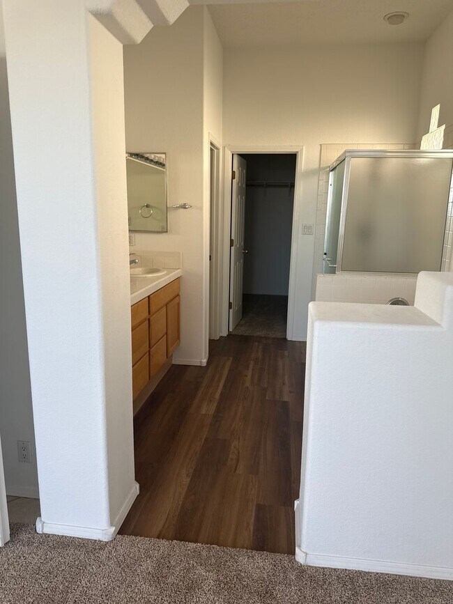 Building Photo - 2828 Monument Dr NW