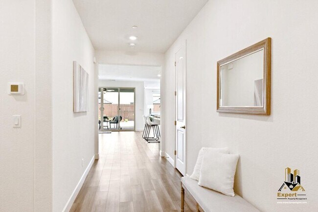 Building Photo - 4040 Swing Way