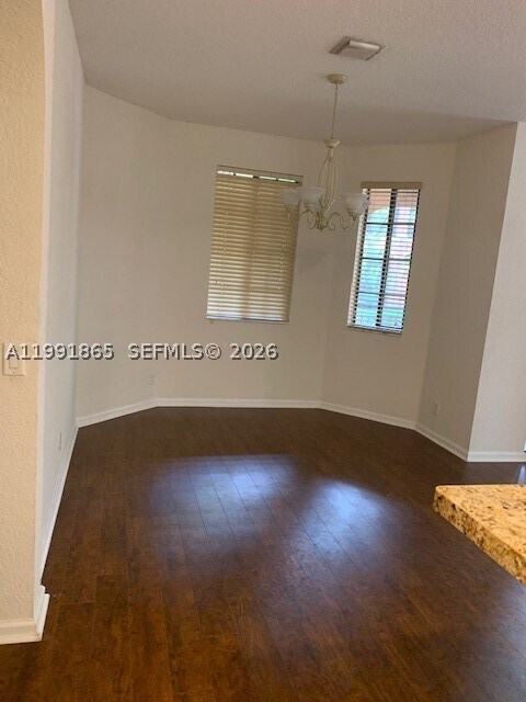 Building Photo - 2800 Kinsington Cir