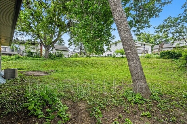 Building Photo - 6929 N 64th St