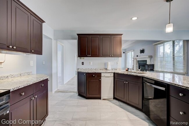 Building Photo - 2924 Wessels Dr