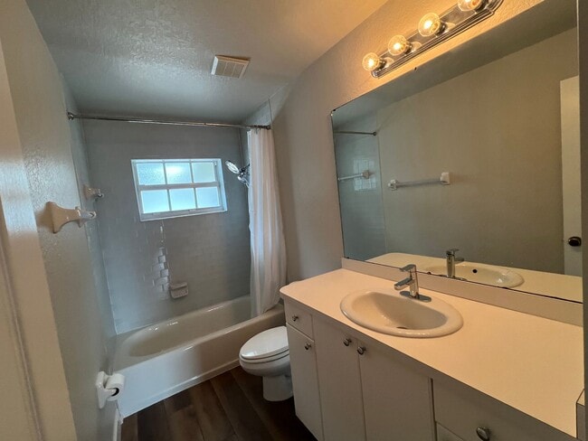 Building Photo - ($2,195) * ANNUAL ** Pool ** 3 Bed / 2 Bat...