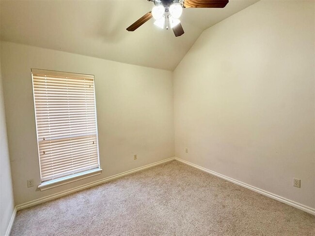 Building Photo - 620 Summit Crest Ln