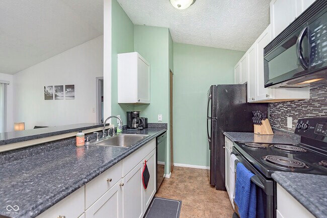 Building Photo - 4351 Village Pkwy Cir W