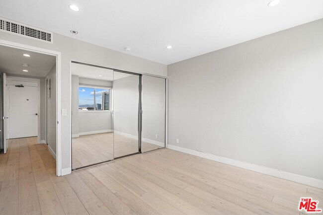 Building Photo - 10701 Wilshire Blvd