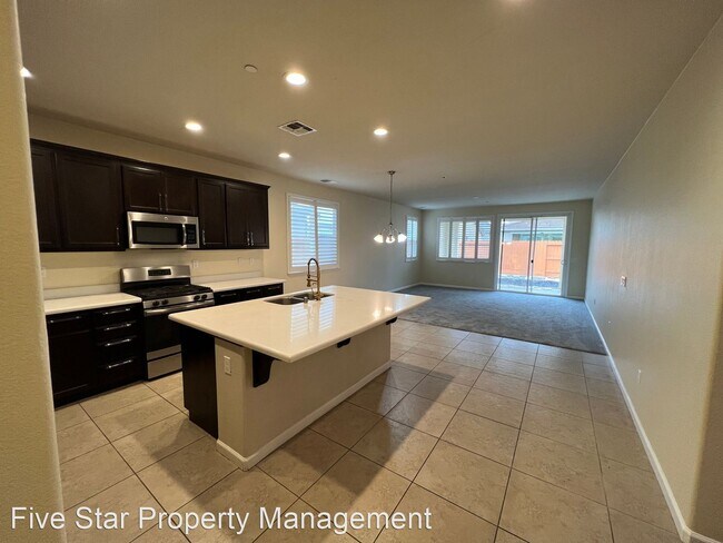 Building Photo - 4 br, 2 bath House - 1484 Rock Springs Ave