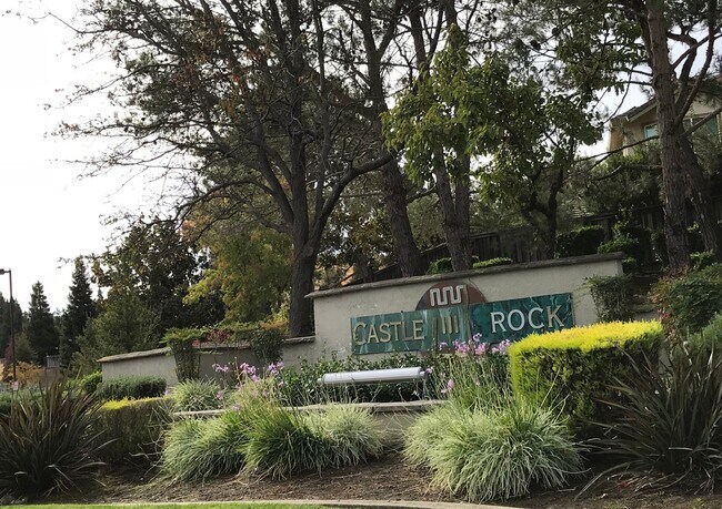 Building Photo - Castlerock Gated Community off Hilborn! Be...