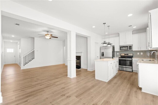 Building Photo - 2469 Honey Wy