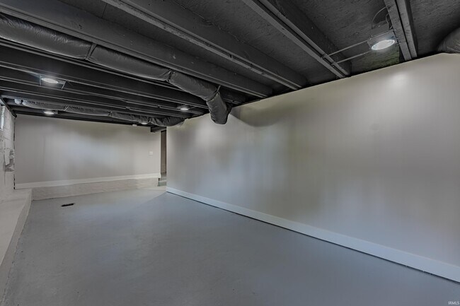Building Photo - 2200 Vogel Rd