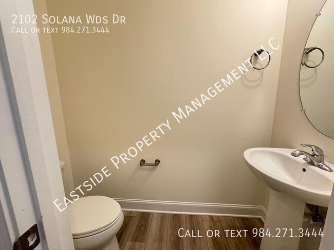 Building Photo - 2102 Solana Wds Dr