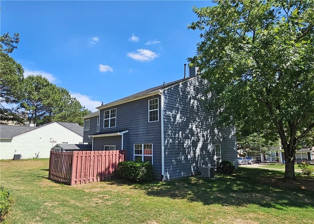 Building Photo - 1334 Ambercrest Way